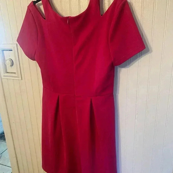 NWT Minkpink cold shoulder mini dress - Picture 5 of 7